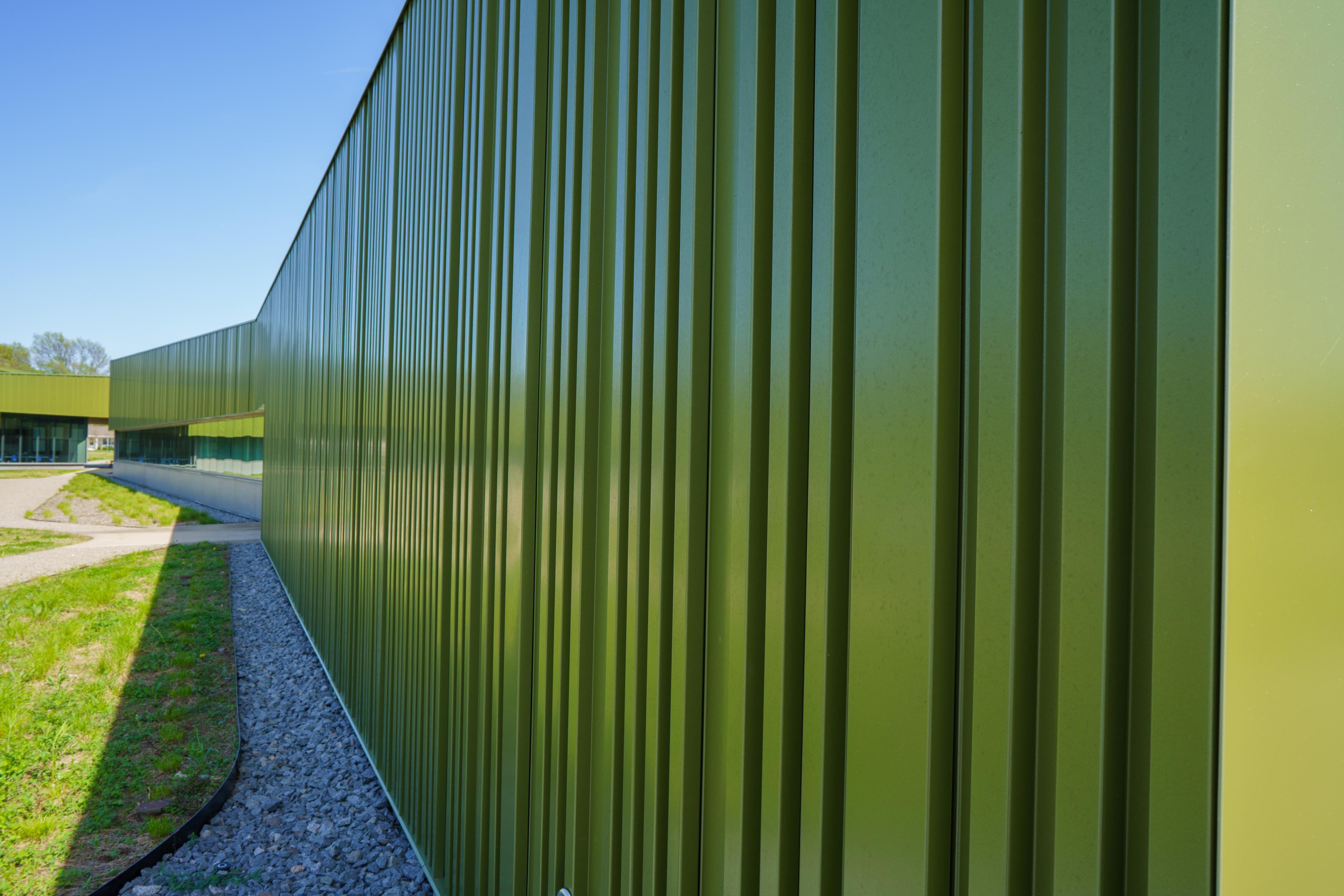 Pulse panels finished in steel and aluminium